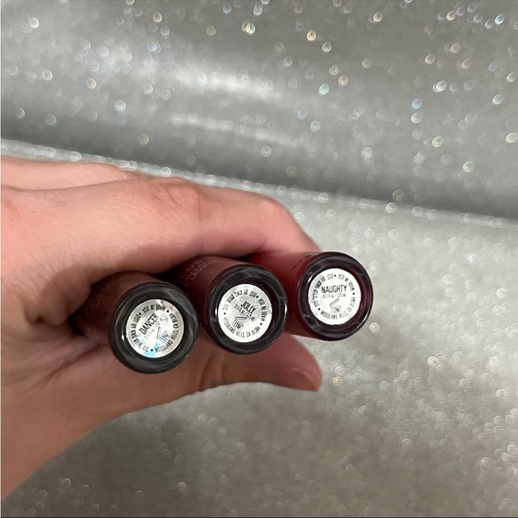 Kylie Cosmetics Holiday Lip Set - Picture 7 of 7